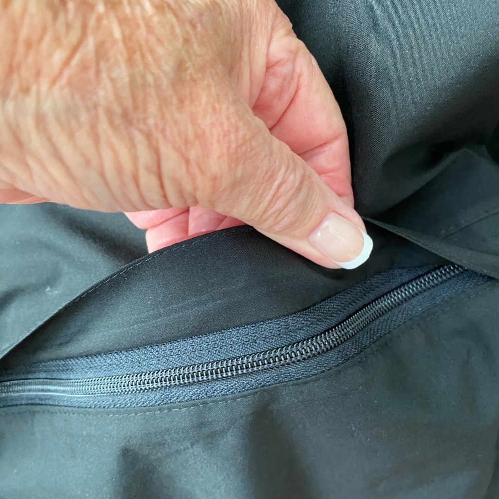Zero Restrictions black, Goretex all weather golf jacket. Size L. - Picture 11 of 15